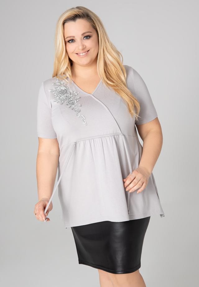 Szara tunika plus size z ozdobnym haftem