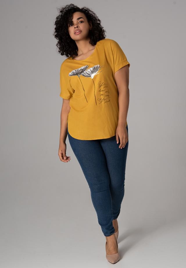Bluzka XXL w kolorze miodowym z motywem
