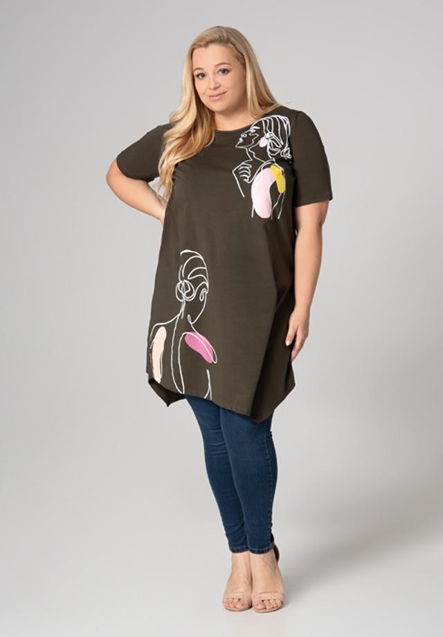 Sukienka z motywem twarzy