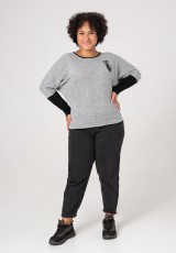 Szary sweter w dużym rozmiarze Szary sweter w dużym rozmiarze