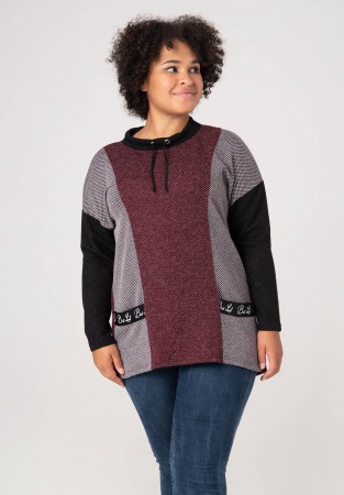 Oryginalny sweter  w dużym rozmiarze