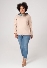 Bluza plus size w barwie kremu z kołnierzykiem Bluza plus size w barwie kremu z kołnierzykiem