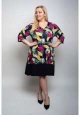 Sukienka XXL z motywem Sukienka XXL z motywem