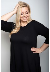 Czarna tunika plus size o pięknym kroju Czarna tunika plus size o pięknym kroju