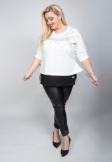 Klasyczna bluzka XXL z napisem Klasyczna bluzka XXL z napisem