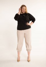 Sweterek plus size z ozdobą Sweterek plus size z ozdobą