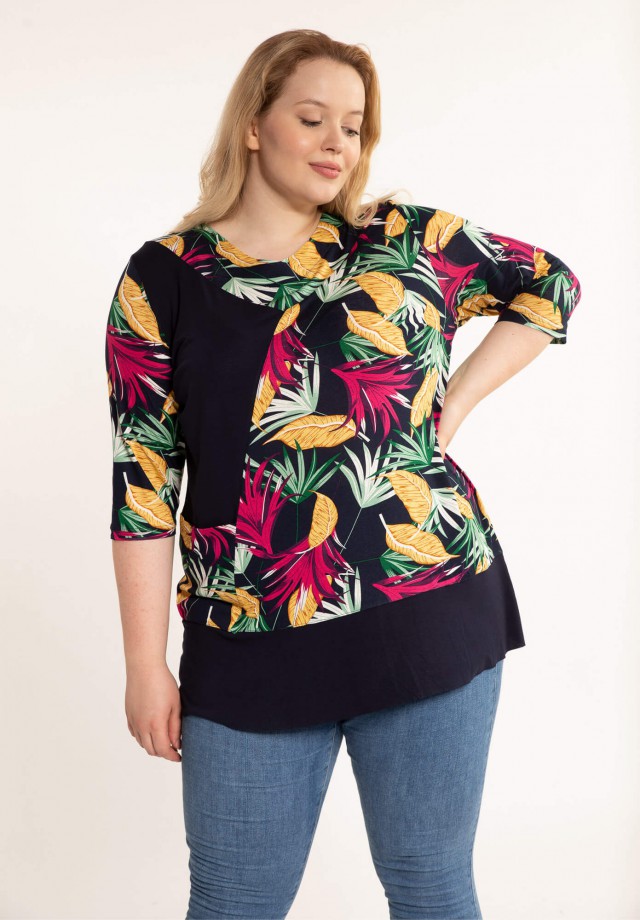 Bluzka dla puszystych w żywych barwach