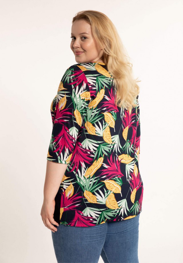 Bluzka dla puszystych w żywych barwach