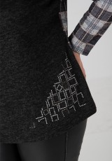 Tunika sweter Plus Size kratka aplikacja z dżetów Tunika sweter Plus Size kratka aplikacja z dżetów