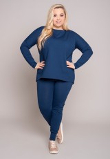 Granatowy komplet z leginsami o luźnym kroju Granatowy komplet z leginsami o luźnym kroju
